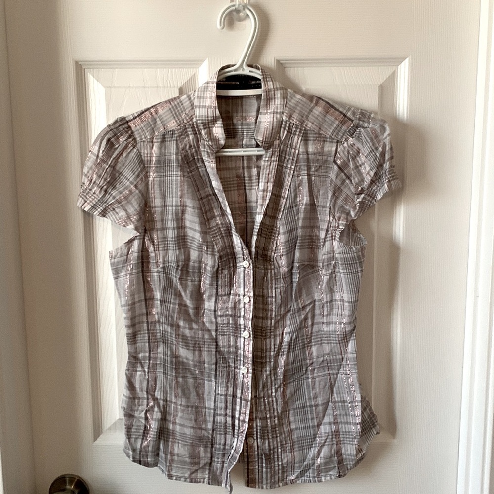Express Gray & white dress shirt w/sparking pink.